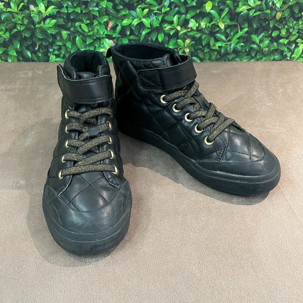 H&M Girls Black/Gold Warm Lined High Top Shoes Size 2.5 (SKU: 93G)